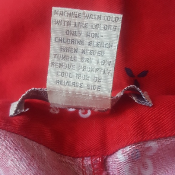 Real Comfort💙 Red and White Floral Capri Pants - Picture 5 of 5